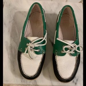 Women’s Brooks Brothers Boat shoes 8